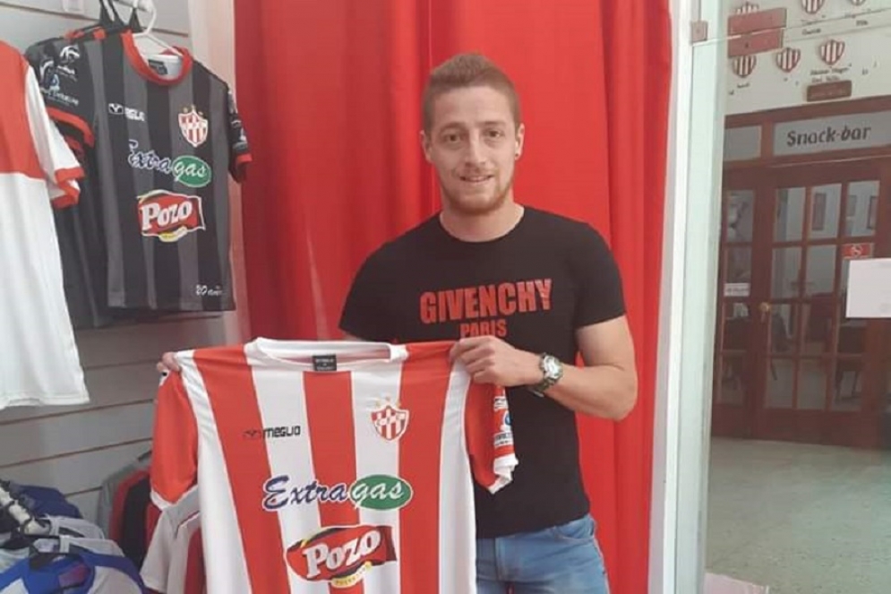 El "colo" con la camiseta del campe&oacute;n.