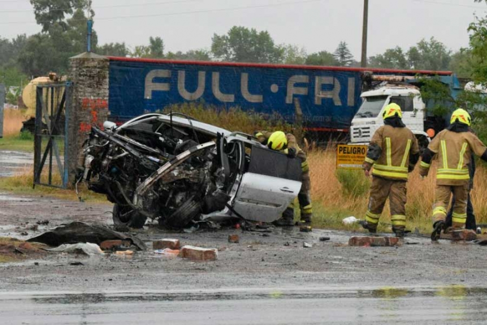 Falleci&oacute; una menor en un accidente en la intersecci&oacute;n de la calle Pellegrini y Ruta N&deg;3