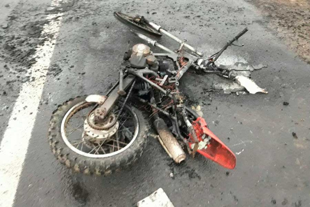 Una de las motos se prendi&oacute; fuego. 