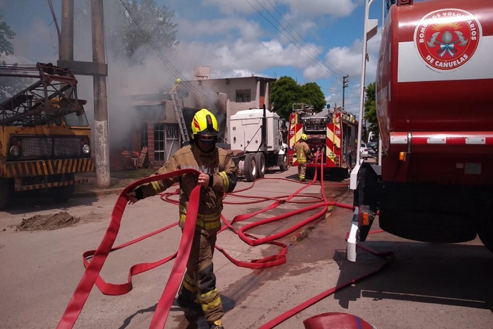Fue a comprar pan y se le incendi&oacute; el taller