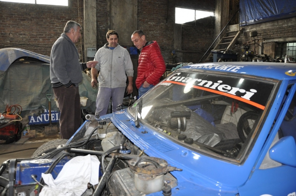 Arrieta charl&oacute; con los frentistas y comerciantes.