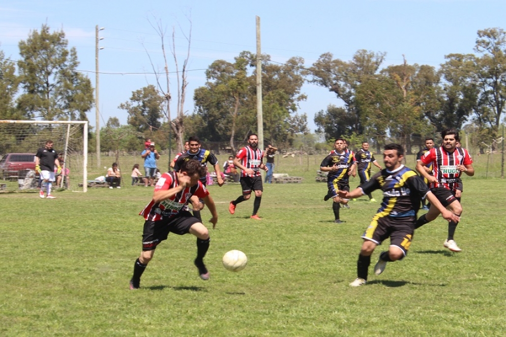 Liga de F&uacute;tbol: Rossonero derrot&oacute; a Villa Mar&iacute;a y le sac&oacute; 5 puntos de ventaja