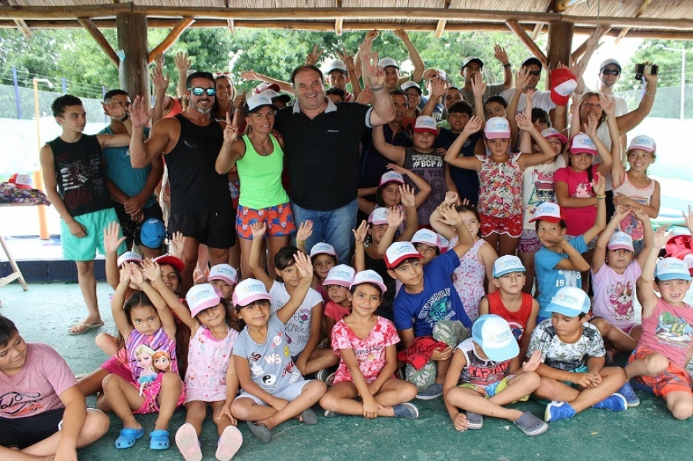 La pileta municipal del barrio Libertad, &iexcl;a full!
