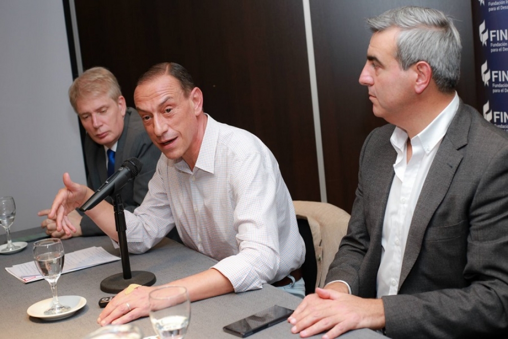 Arrieta disert&oacute; en el Anexo de la C&aacute;mara de Diputados de la provincia.