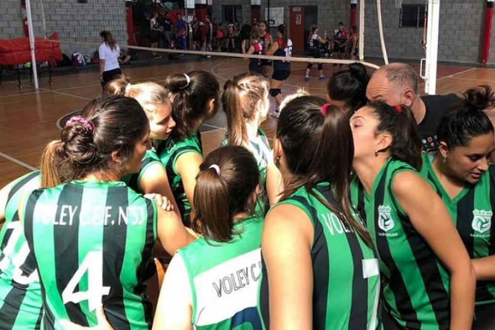 La arenga de las chicas del C.E.F N&ordm; 53.