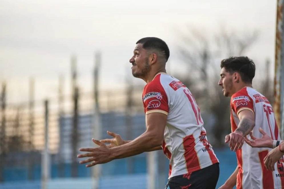 Arg&uuml;ello venia de anotar ante San Carlos. Ph: prensa CFC.