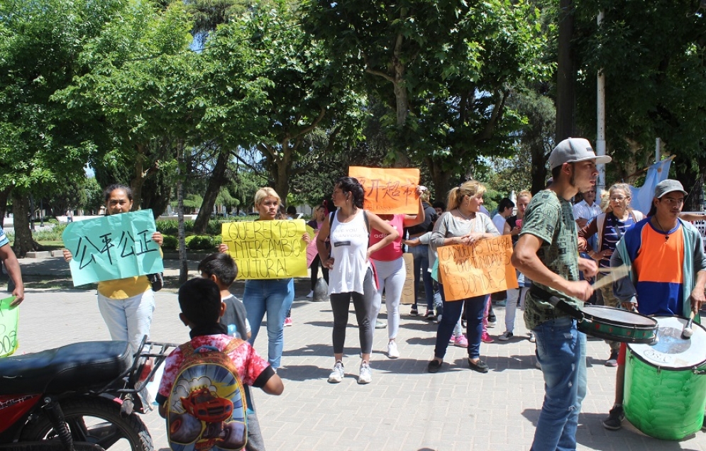 Se movilizaron por la apertura de Super Chinos