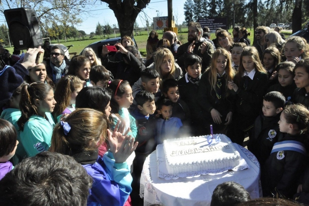 Peti&oacute;n celebr&oacute; su 64 aniversario