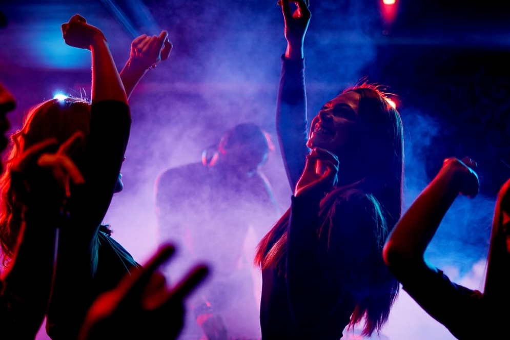 Las multas a los organizadores de las "clandes" podr&iacute;an superar los 3 millones de pesos.