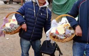 Los fines de semana se incrementa la venta de comida en los barrios. 