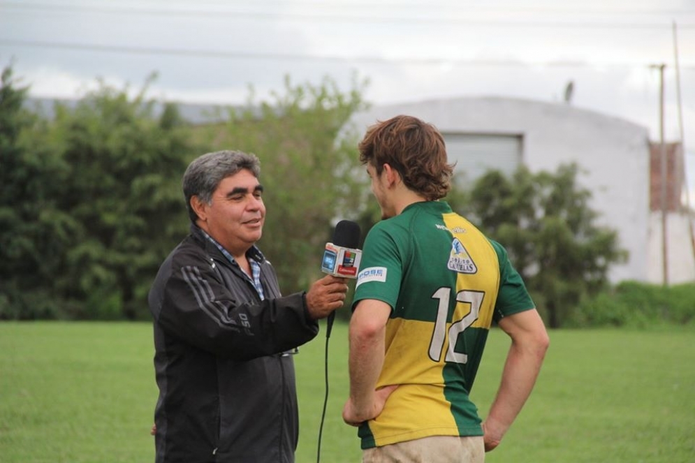 "El Chino" conduce DX4, un cl&aacute;sico del deporte local.