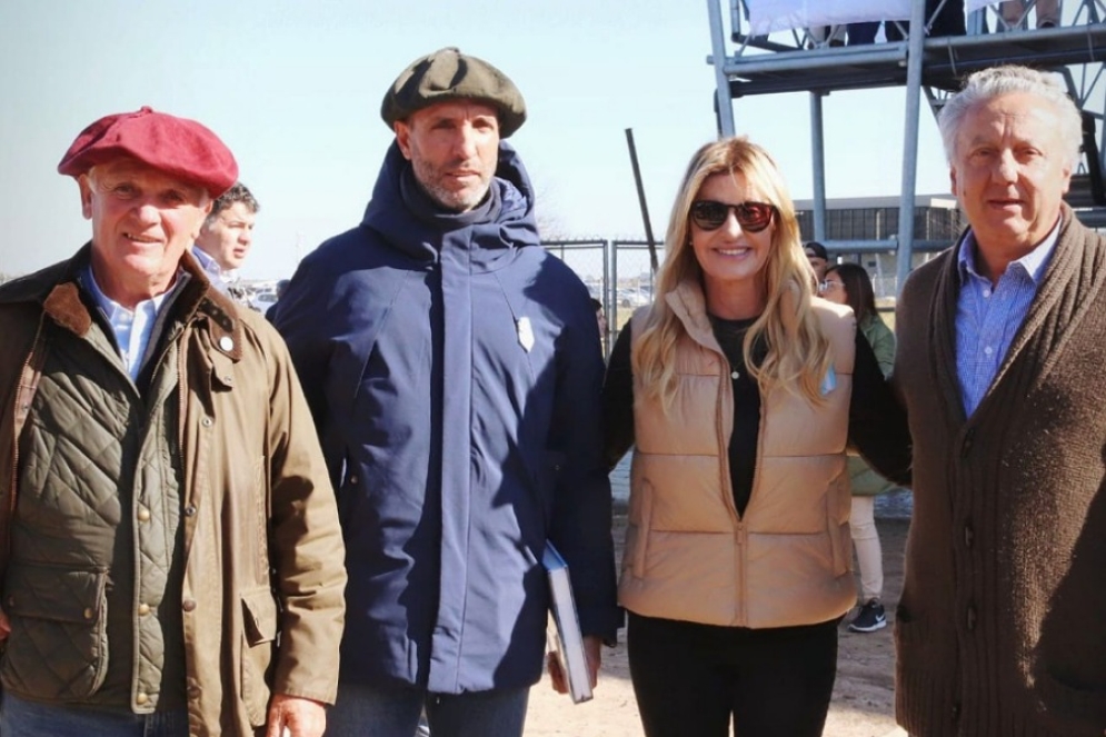 El acto fue este s&aacute;bado en la sede del nuevo Mercado Agroganadero de Ca&ntilde;uelas.