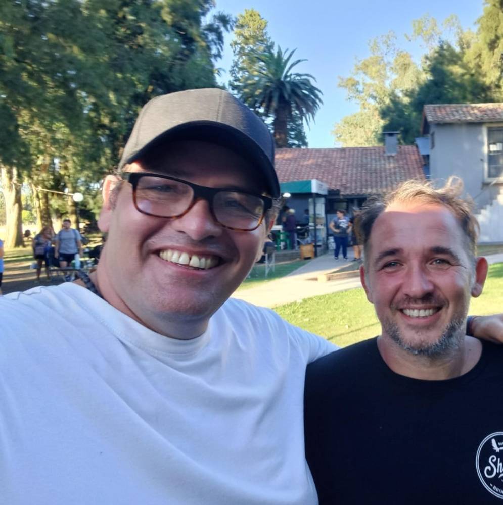 Romero, de gorra, junto a Badia, la nueva dupla de Las Ca&ntilde;as.