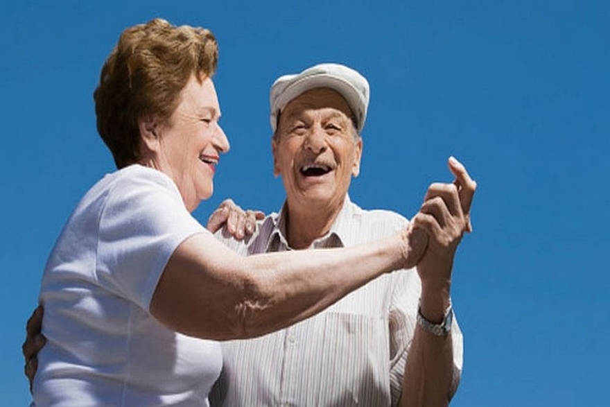 Domingo con "Un sol para los Abuelos"