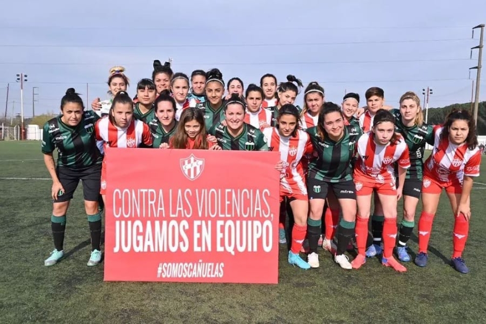 Las "rojas" y el conjunto de Mataderos, juntas por la causa de Paula.