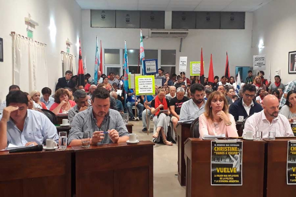 Los empleados del Banco Provincia y los integrantes de los movimientos sociales colmaron el sal&oacute;n Manuel Belgrano. 