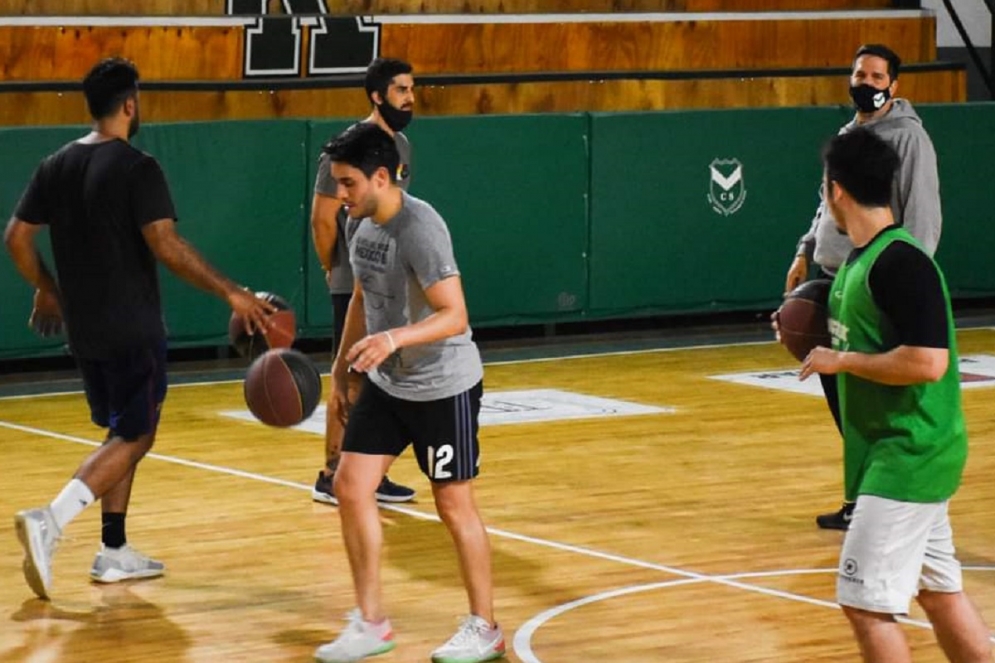 Petre es un apellido relacionado con Juventud Unida.