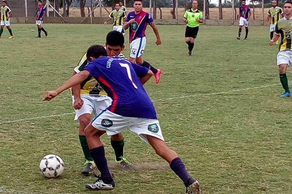 Uribe volvi&oacute; al triunfo y sigue so&ntilde;ando con jugar en primera