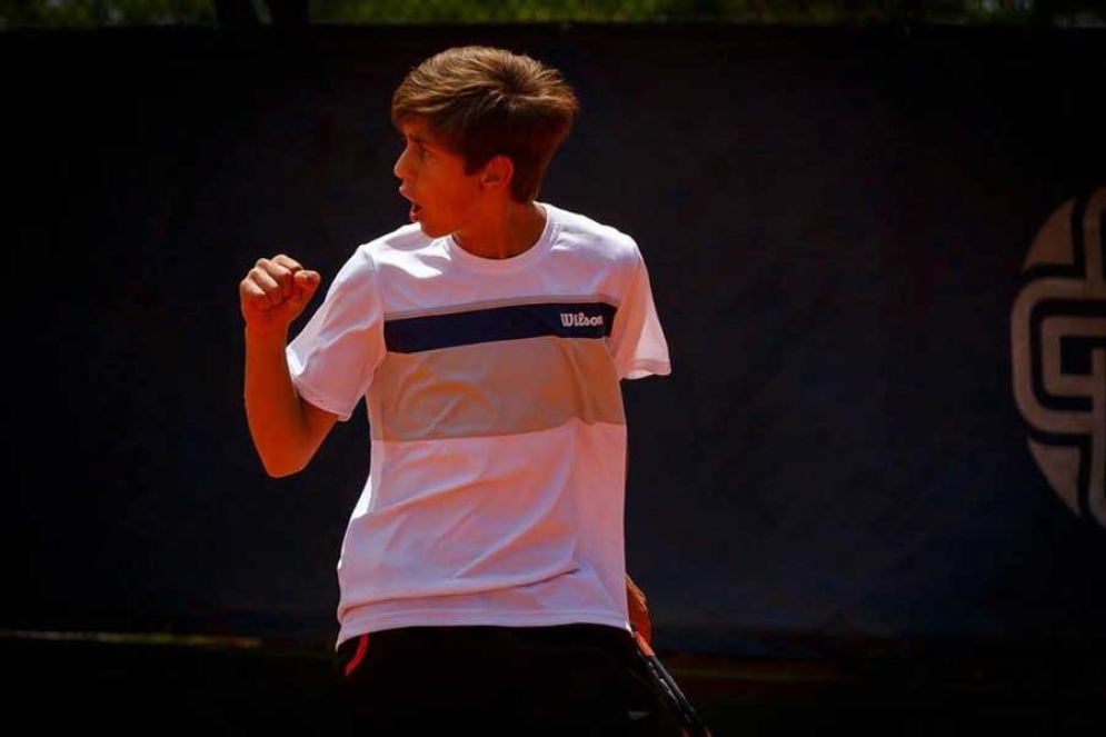 Eli pas&oacute; por arriba al boliviano Prado y avanza en la Copa del Mundo