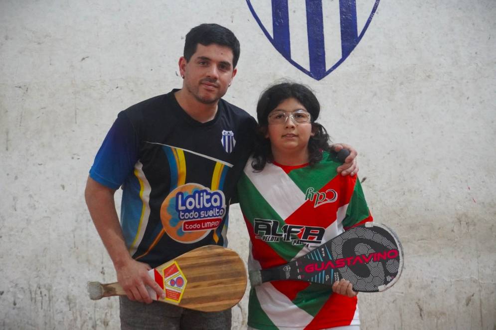 Nicol&aacute;s Gelvez (DT) y Brian Jaime.