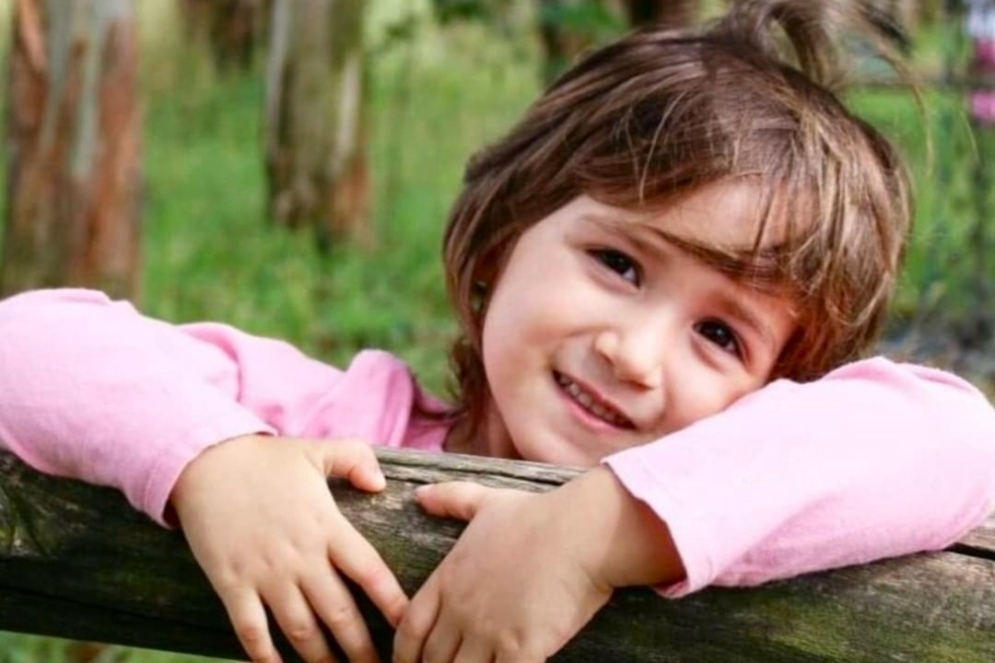 Emily tiene 7 a&ntilde;os.