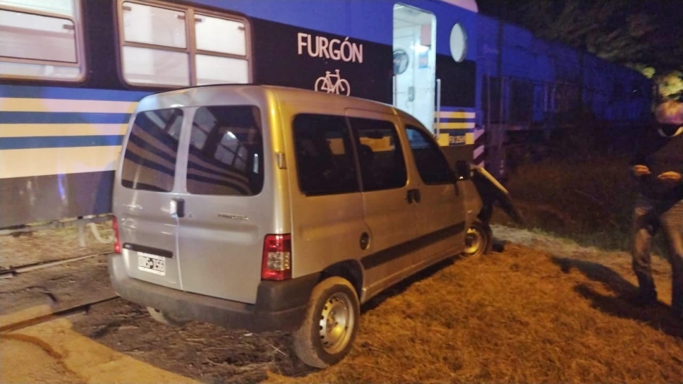 Los tres ocupantes de la Partner, de aproximadamente 65 a&ntilde;os, resultaron ilesos.