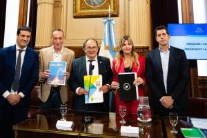 Fassi y Arrieta, exponiendo el proyecto universitario en la Comisi&oacute;n de Educaci&oacute;n. 