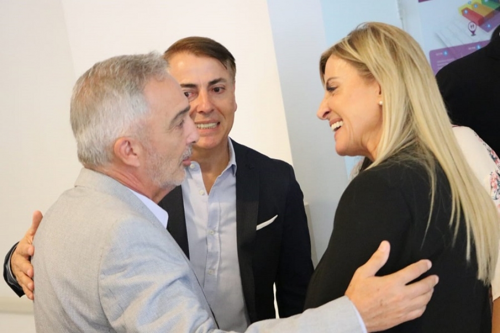 Roberto Fern&aacute;ndez Meire (de negro) representar&aacute; al estado local.