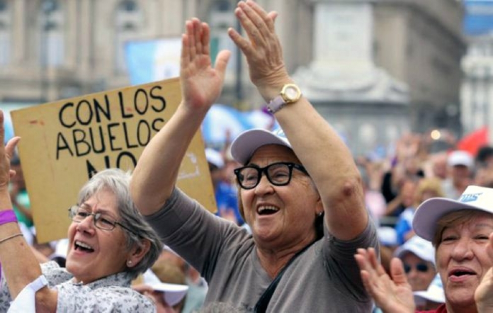 Los abuelos celebran una medida que da respiro.