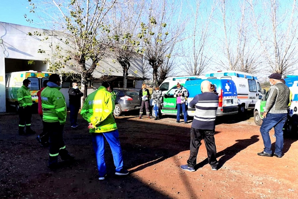 La asamblea se realiz&oacute; en la zona en donde se estacionan las ambulancias. 