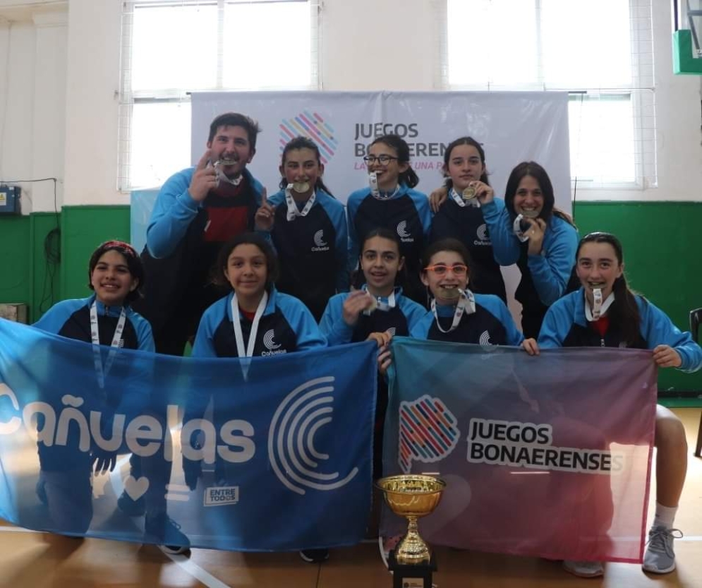 La Sub 13 de B&aacute;squet Femenino son doradas.