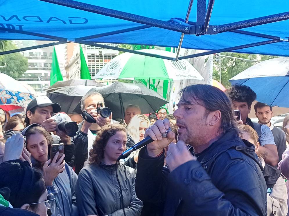 Este medio cubri&oacute; el reclamo, de este mi&eacute;rcoles, en el edificio del ex Ministerio de Desarrollo Social.