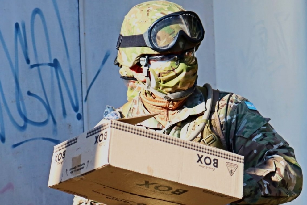 Los soldados del Regimiento de Magdalena colaboraron en la distribuci&oacute;n.