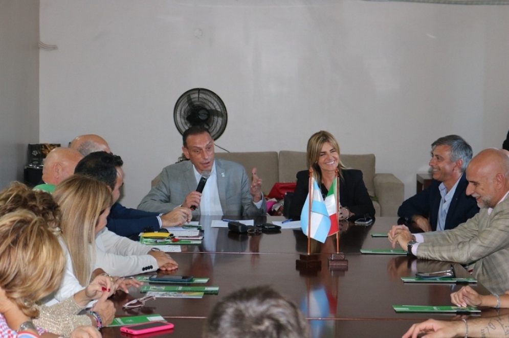 El intendente Arrieta y Marisa Fassi fueron los anfitriones del encuentro