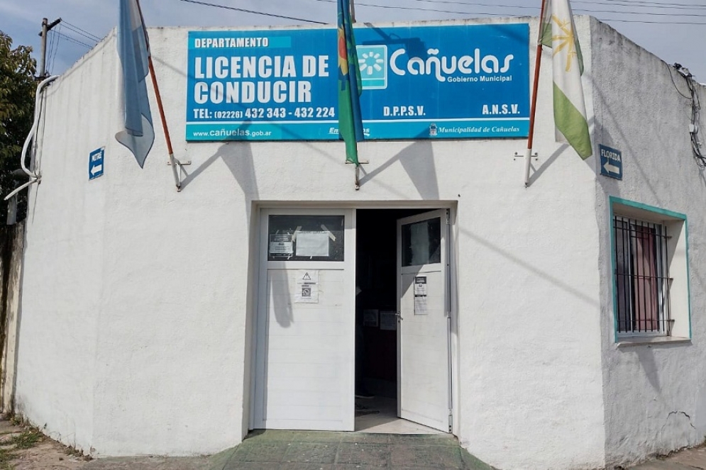 Oficina ubicada en la esquina de Mitre y Florida.