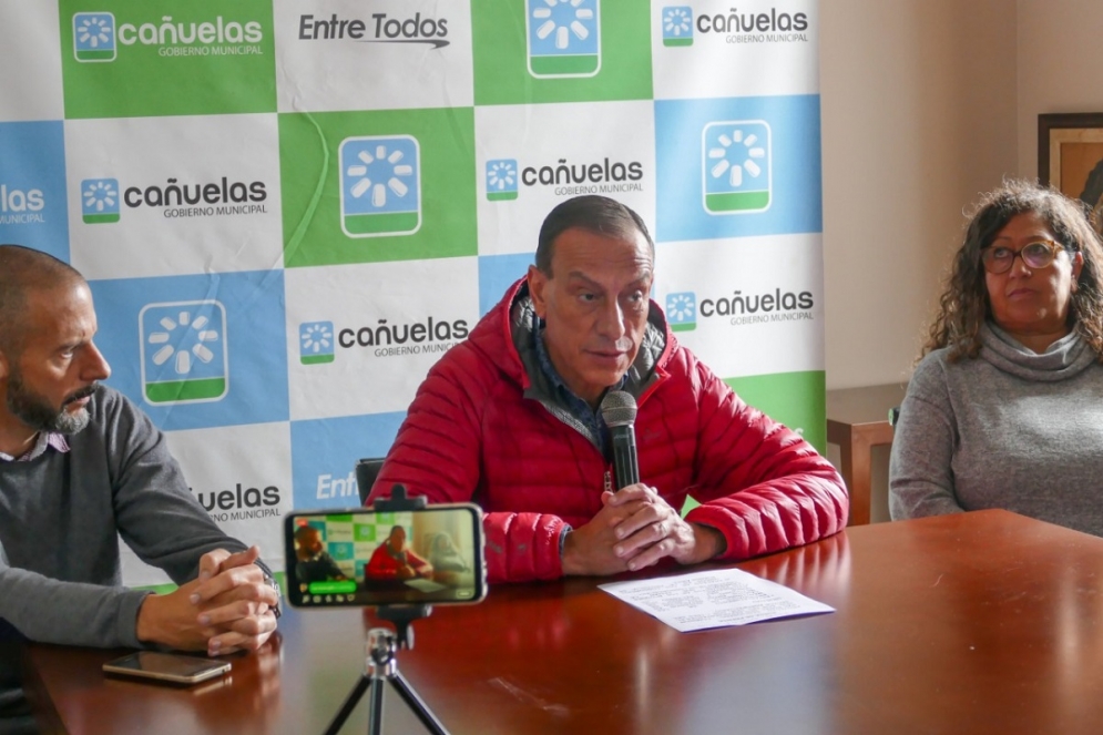 NacPop transmiti&oacute; la conferencia por Facebook Live.