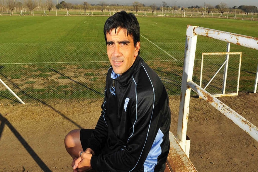 Campodonico ya habla como t&eacute;cnico del Tambero