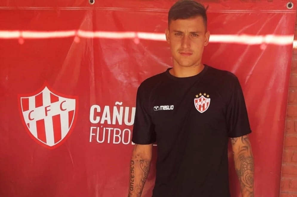 Tapparello venia de ser artillero en Berazategui.