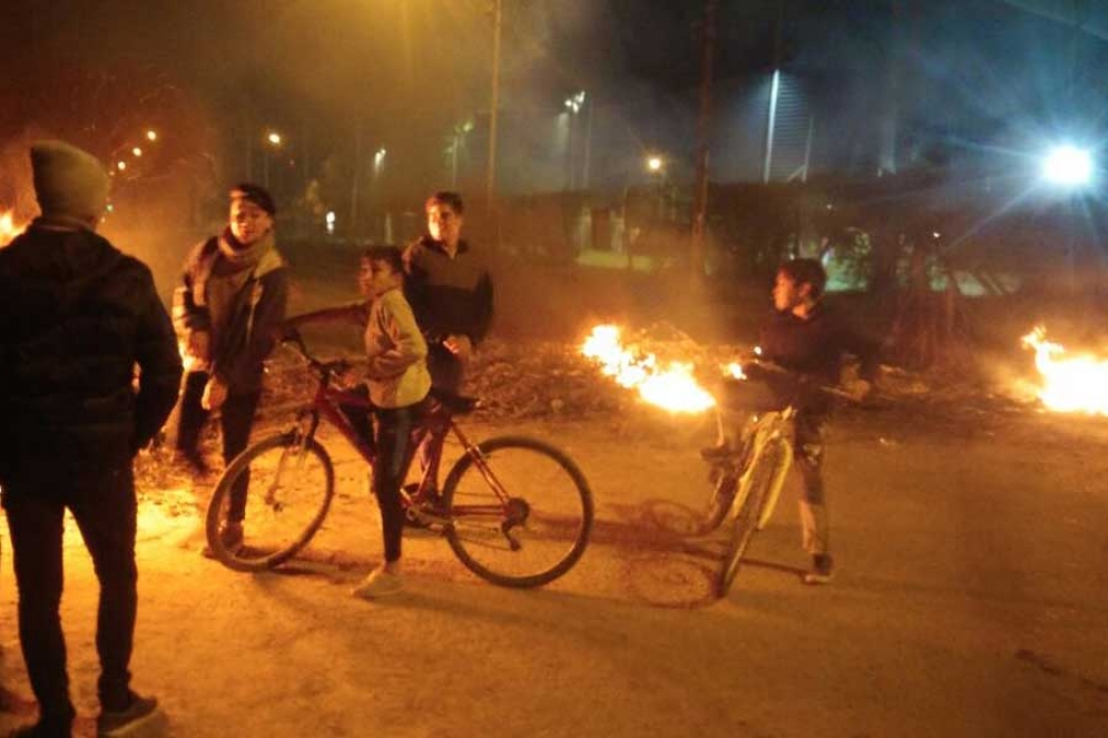 Vecinos cortaron Uruguay en reclamo por falta de luz