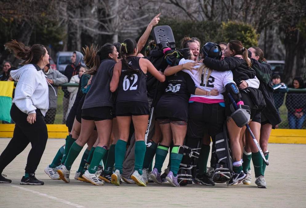 La Martona festejando el triunfo. 