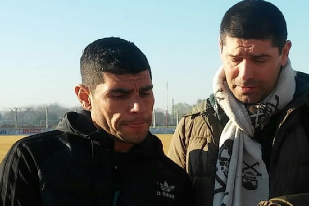 "Beto" Ortiz (de negro) se responsabiliz&oacute; de la medida.