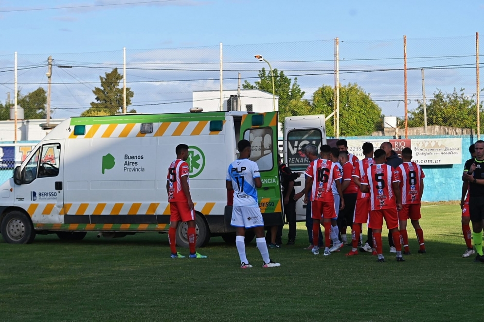 La ambulancia debi&oacute; trasladar a Su&aacute;rez Costa al Hospital 