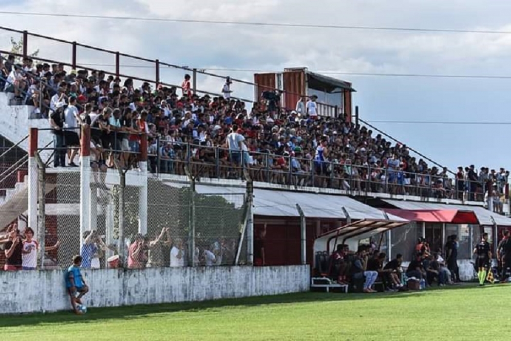 Ante el Docke la platea estuvo repleta.