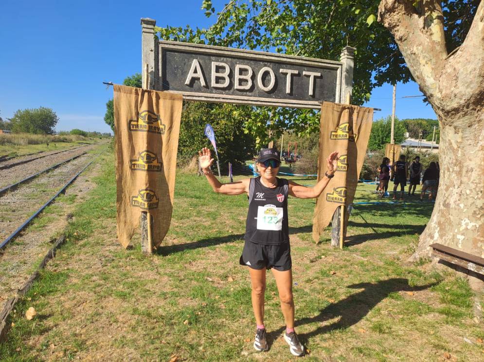 Compiti&oacute; bajo un sol abrazador.