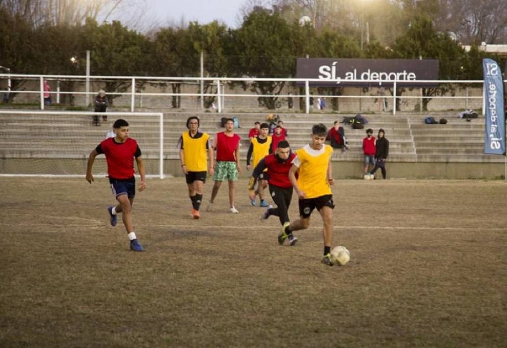 En el nuevo proyecto se probar&aacute;n jugadores para la Primera y Reserva. Luego ser&aacute; el turno de los m&aacute;s chicos.