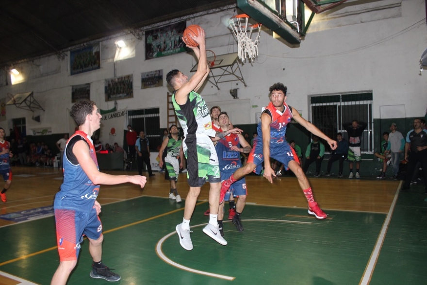 Las mejores im&aacute;genes de Juventud tricampe&oacute;n