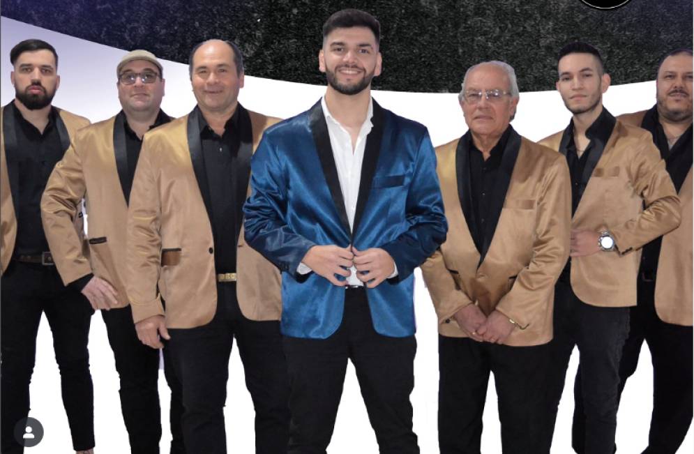 Con Cenizas, bail&aacute;s o bail&aacute;s.