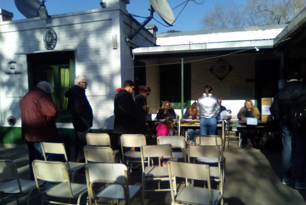 Postal ma&ntilde;anera de la Escuela Primaria N&deg;17 de Alejandro Peti&oacute;n.