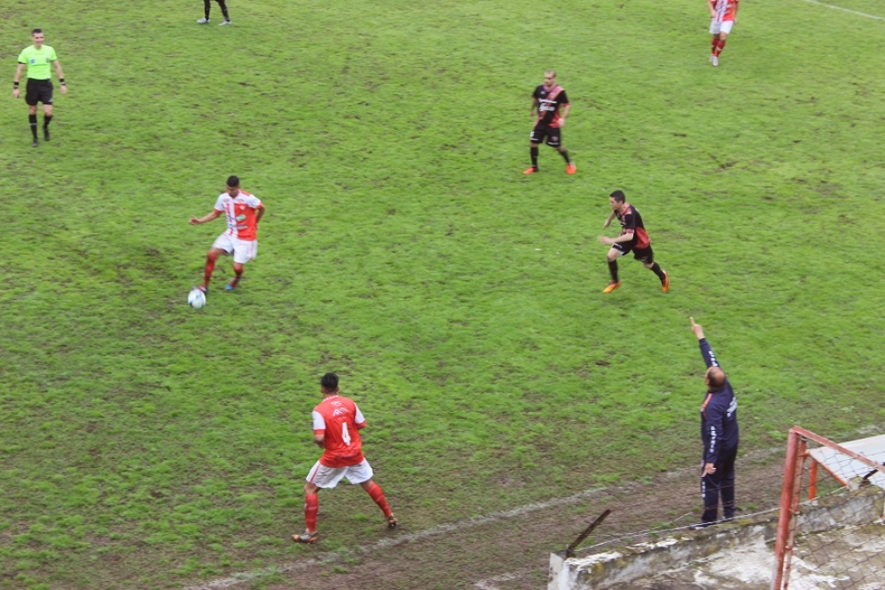 Ca&ntilde;uelas debut&oacute; con una derrota