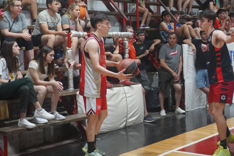 Aunque el albirrojo gan&oacute; el primer partido, qued&oacute; eliminado.